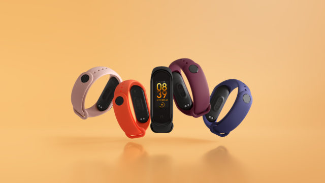 Xiaomi Mi Smart Band 4 с NFC и локальные цены на смартфоны и ТВ