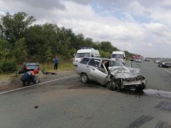 В автокатастрофе погибли три человека