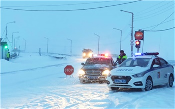 В Норильске разбушевалась непогода: замело важные дороги