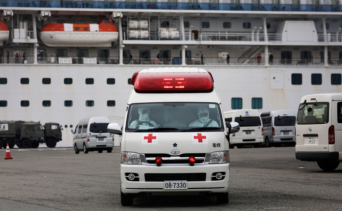 Число заразившихся коронавирусом на лайнере в Японии выросло до 285