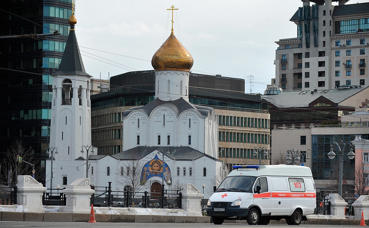 У трех священников Московской епархии обнаружили коронавирус