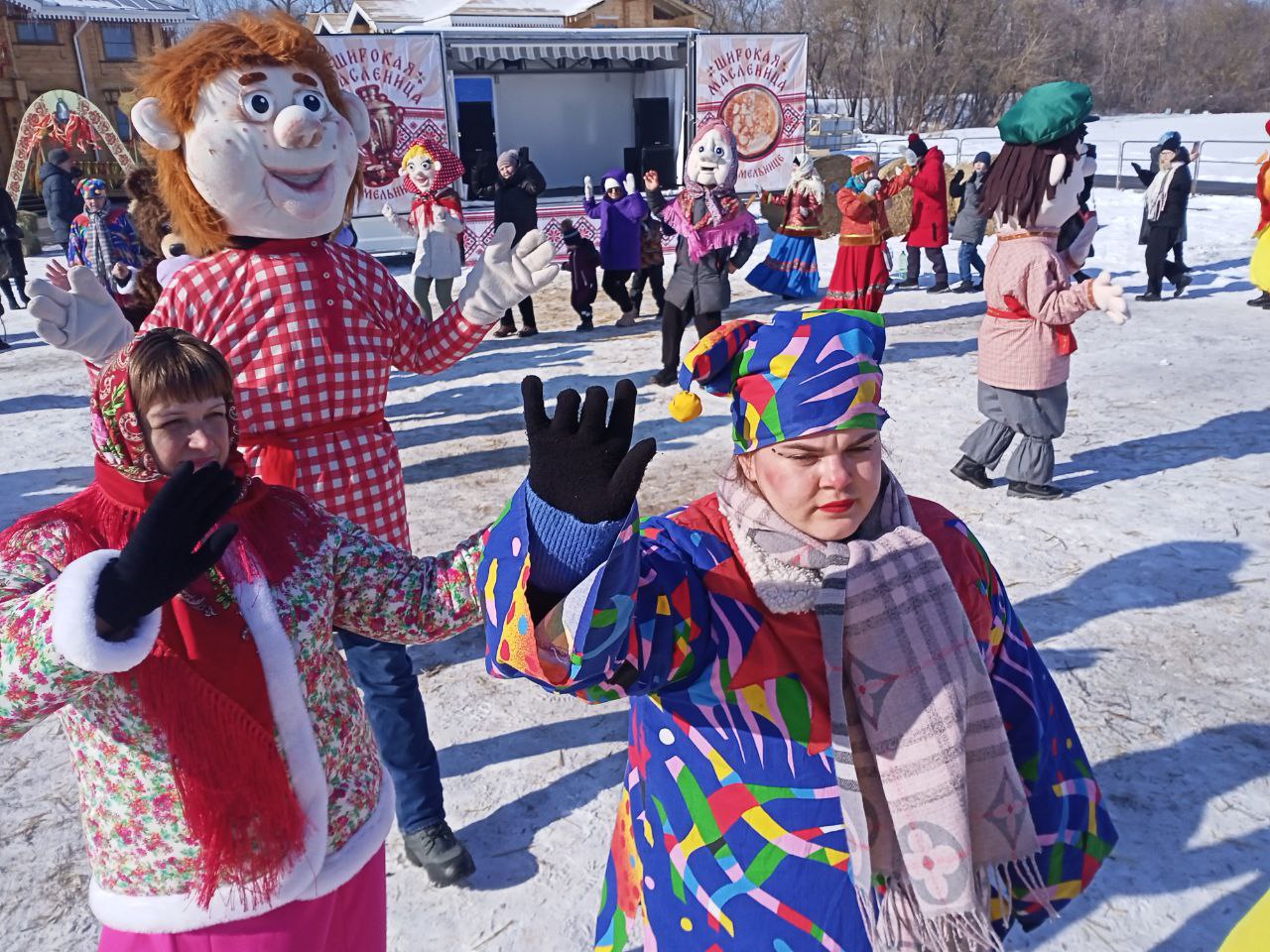 Куряне съели возле водяной мельницы 500 блинов