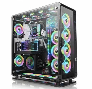 Thermaltake Core P8 Tempered Glass можно вешать на стену