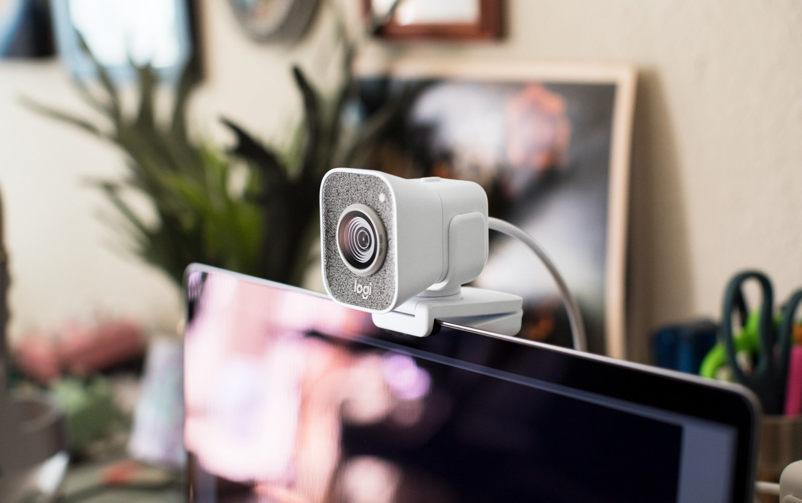 Logitech выпустила веб-камеру StreamCam для начинающих стримеров