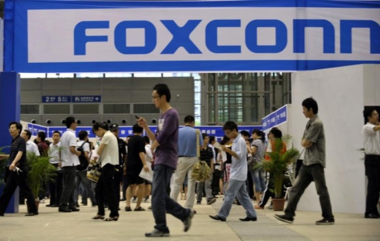 Foxconn премирует вернувшихся на производство в Китае сотрудников