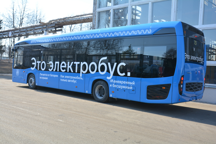 Электрические автобусы начали перевозить пассажиров в центре Москвы