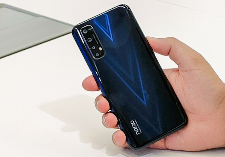 Смартфон среднего уровня Realme Narzo 20 Pro показался на живых фото