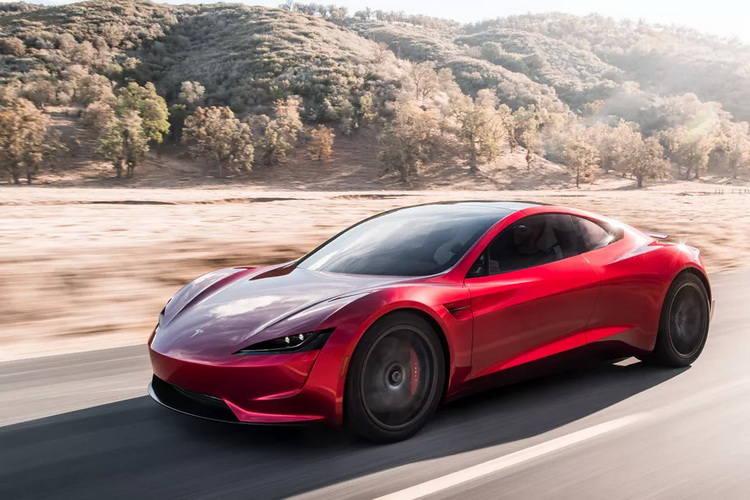 Илон Маск признался, что хотел бы научить спорткар Tesla Roadster парить над землёй