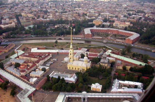 Главврачи дали залп из Петропавловской крепости в День города