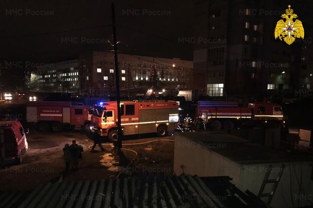 В Володарском районе Брянска сгорела частная хозпостройка