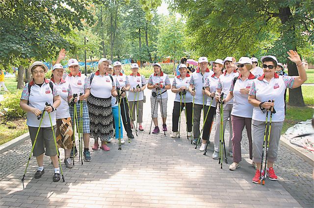 «Долголетие» возвращается. Программа для пожилых снова в живом формате