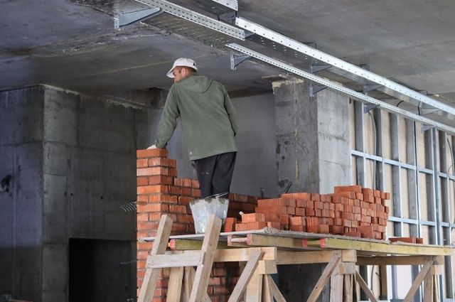 В новой школе на окраине Брянска начали планировку территории