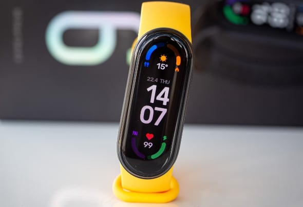 Xiaomi Mi Band 6 получил режим фонарика и поддержку новых языков