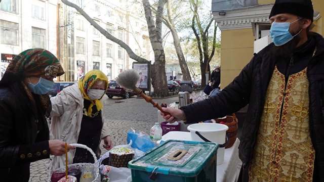 Newsweek Polska (Польша): православная церковь борется с коронавирусом при помощи икон и святой воды