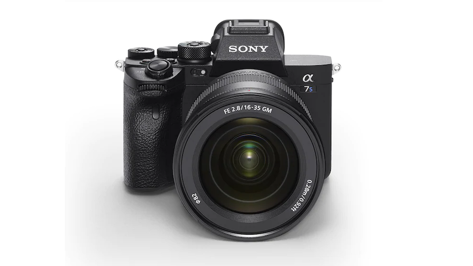 В Россию приехала полнокадровая беззеркальная камера Sony Alpha 7S III