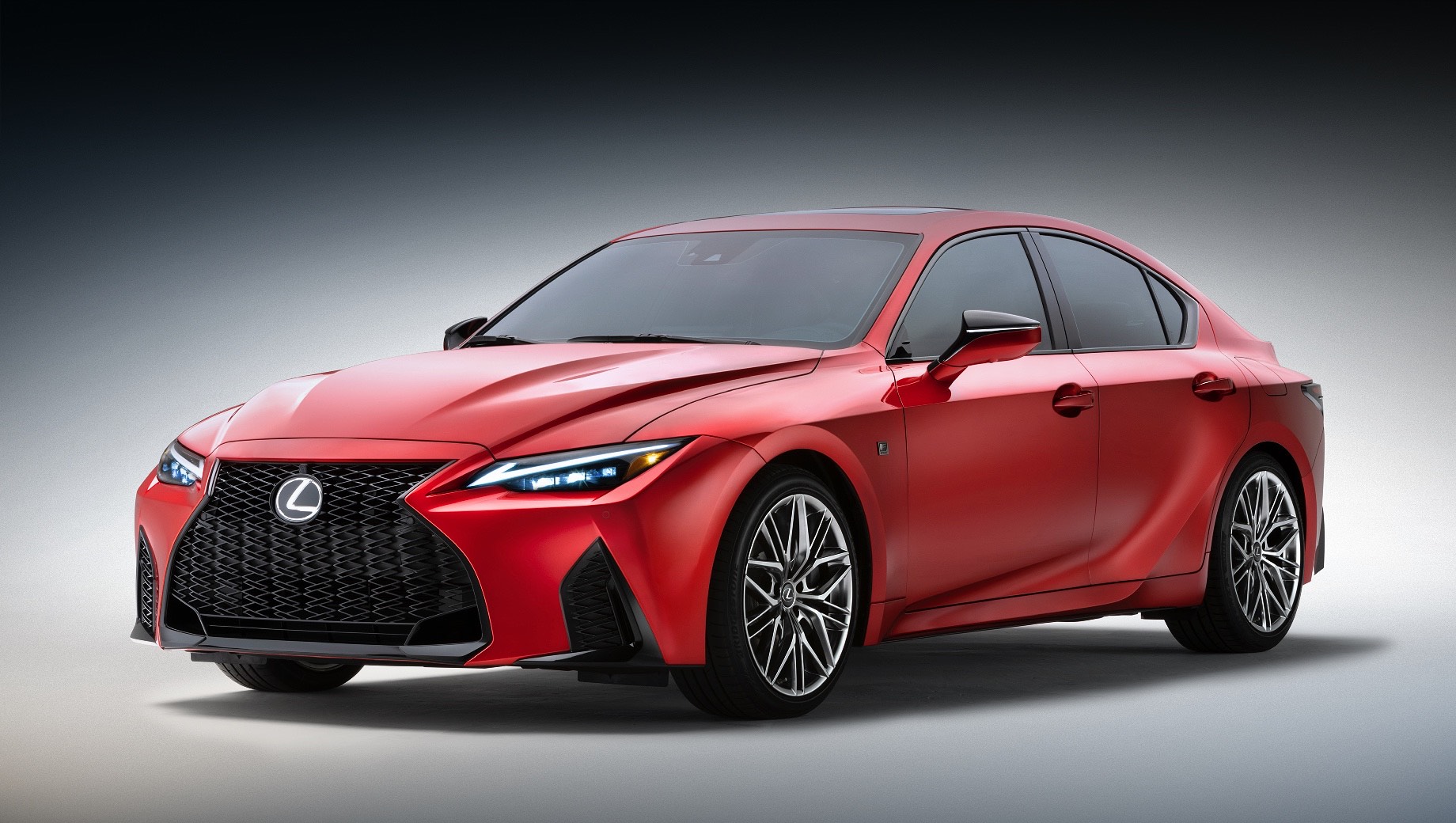 Lexus открыл новую линейку седаном IS 500 F Sport Performance