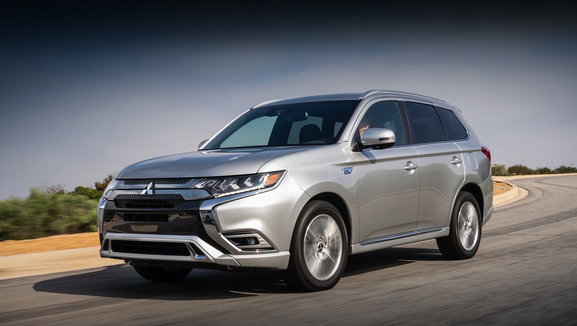 Обновлённый Mitsubishi Outlander PHEV добрался до США