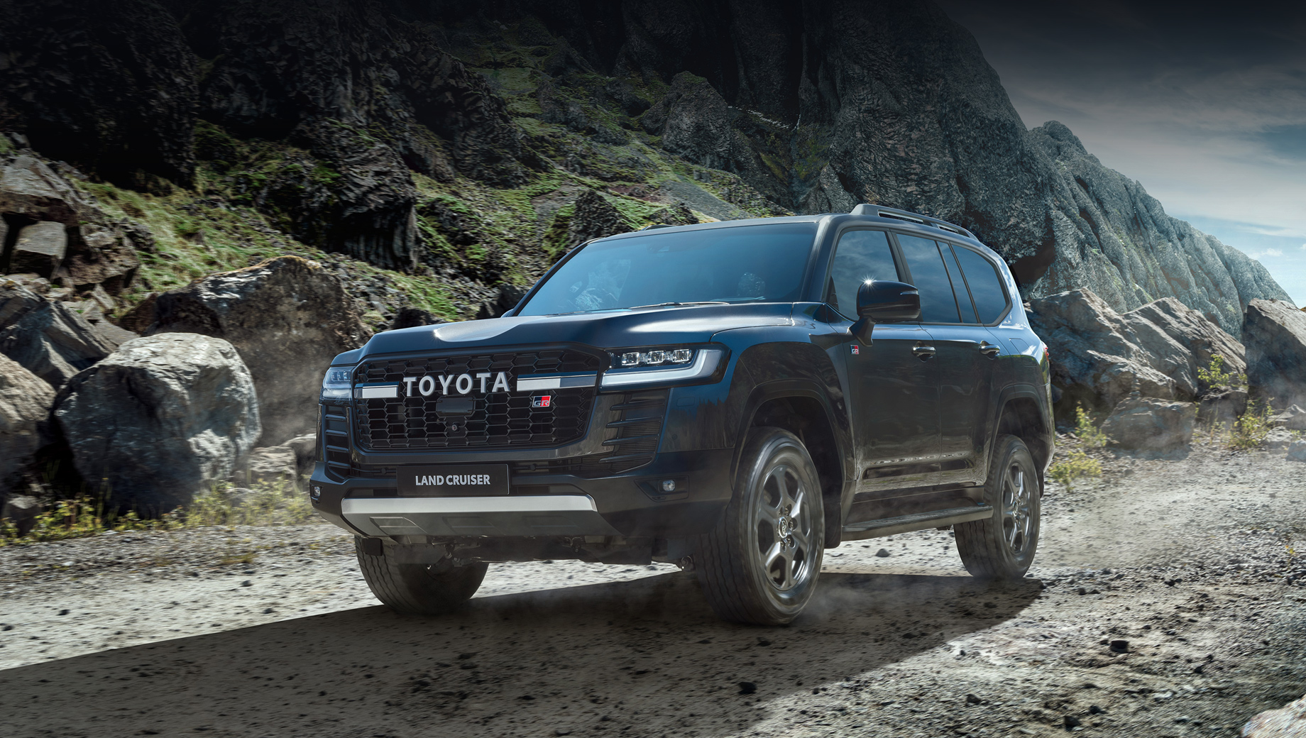 В России появилась Toyota Land Cruiser 300 GR Sport