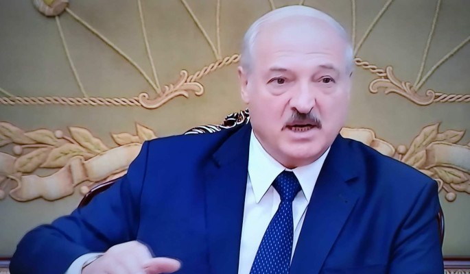 Лукашенко предложил раздать белорусам землю: Завтра вы можете озолотиться