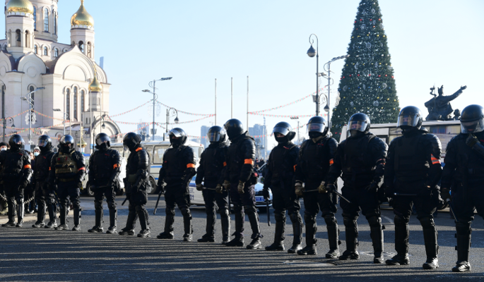 Организаторы митингов используют детей как живой щит – политолог Гусев