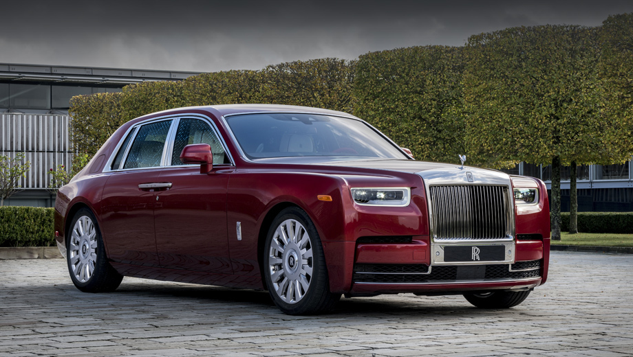 Седан Rolls-Royce Red Phantom поможет в борьбе со СПИДом