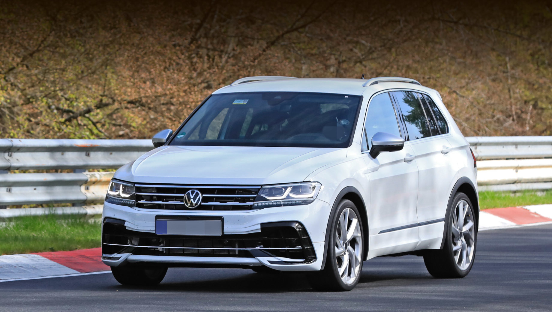 Новая тигуан 2021. Volkswagen Tiguan 2021 r line. Новый Volkswagen Tiguan 2021. VW Tiguan 2021. VW Tiguan r 2021.