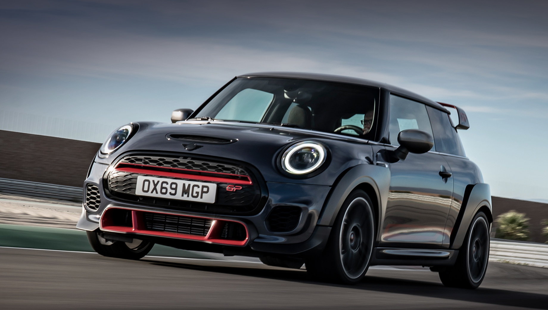 «Заряженный» Mini JCW GP пришёл в Россию эксклюзивом