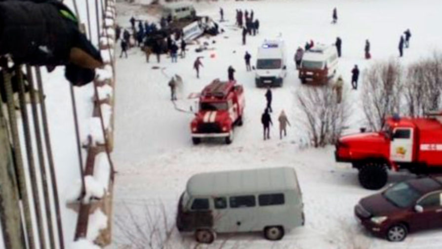 Стало известно, что рейсовый автобус в Забайкалье упал в реку