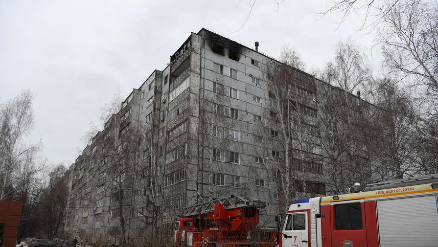 СК возбудил уголовное дело после взрыва в жилом доме в Казани