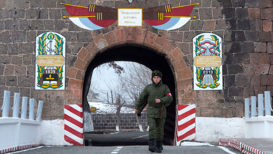 СМИ: в Гюмри в одной из квартир обнаружено тело российского военного