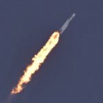 SpaceX запустил сверхтяжелую ракету Falcon Heavy с засекреченным военным спутником