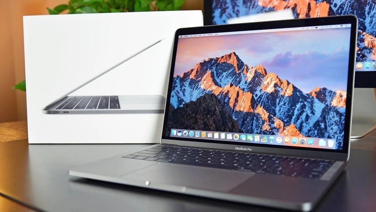 Патент от Apple раскрывает уникальный MacBook Pro с 5 дисплеями