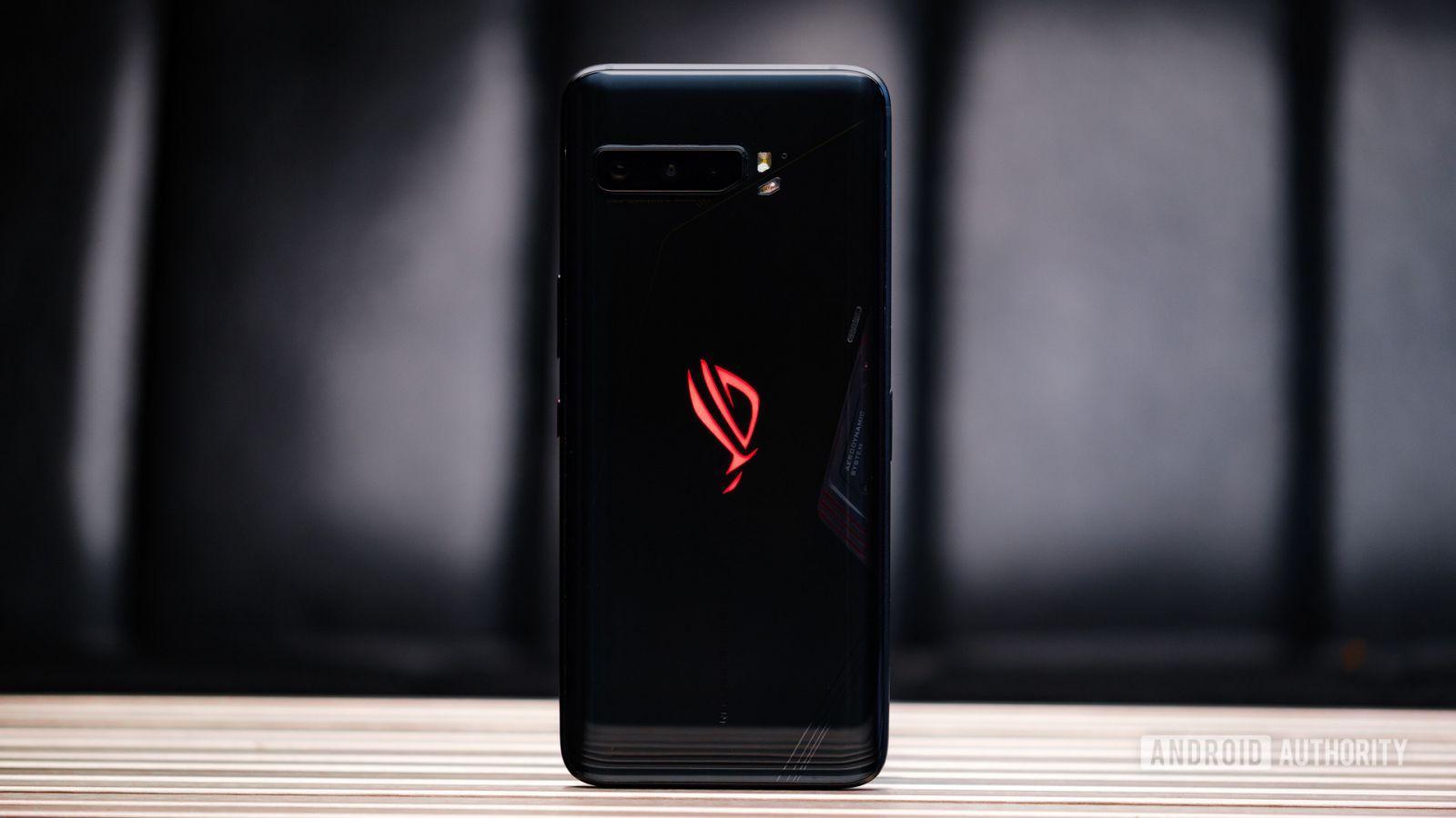 В России стартовали продажи игрового флагмана Asus ROG Phone 3