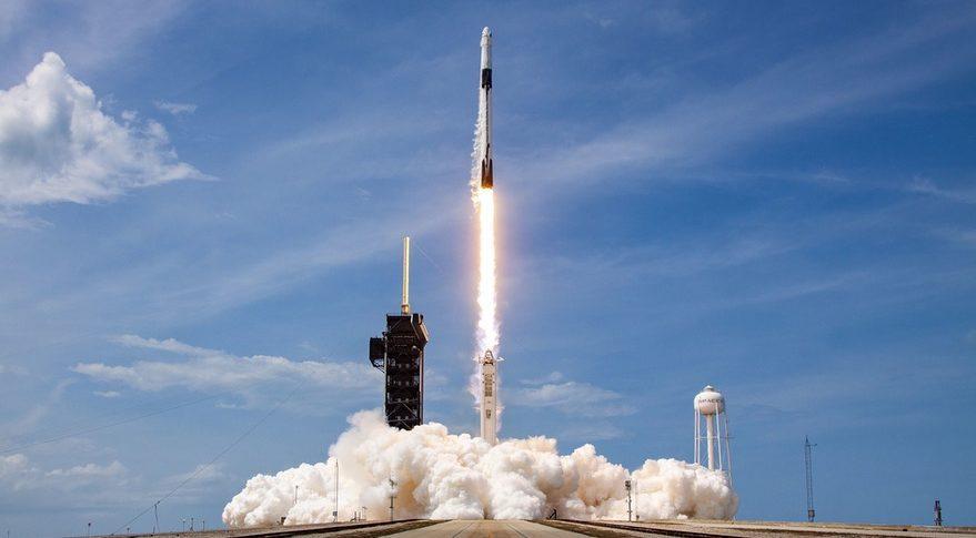 SpaceX Falcon 9 запустил более 100 спутников за один раз