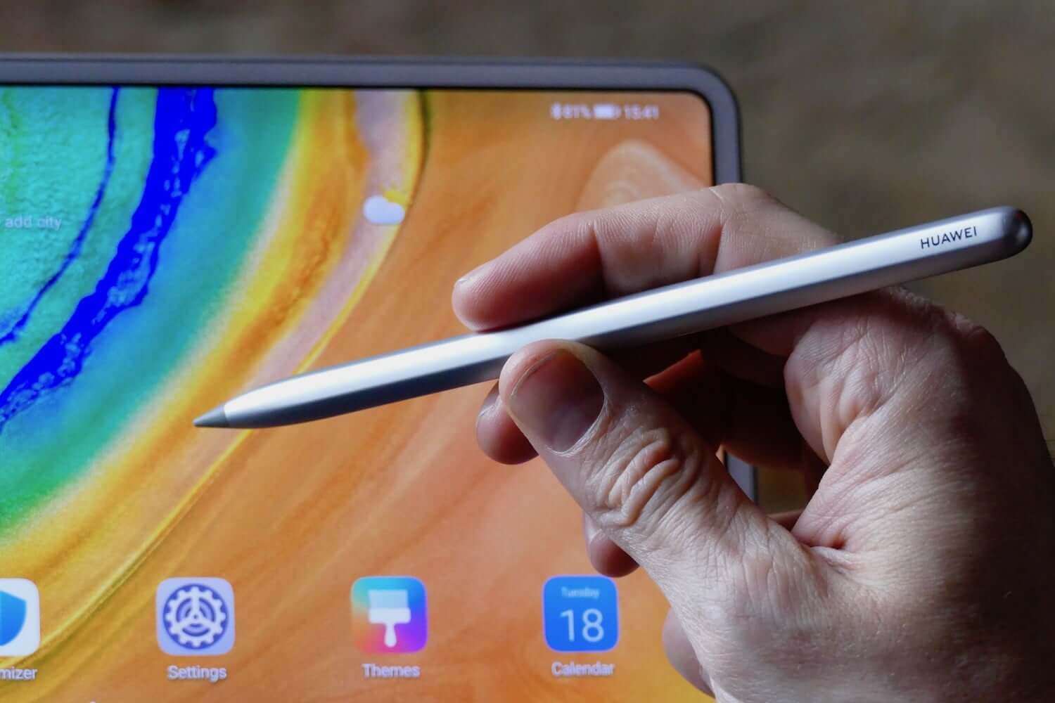 Huawei matepad wi fi. Планшет Хайвей с Тилус. Huawei планшет со стилусом. Стилус для планшета Huawei MATEPAD. Планшет хонор со стилусом.