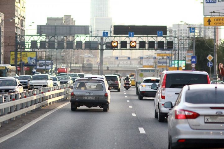 В России автомобилистов обяжут наносить на госномера полицейскую маркировку