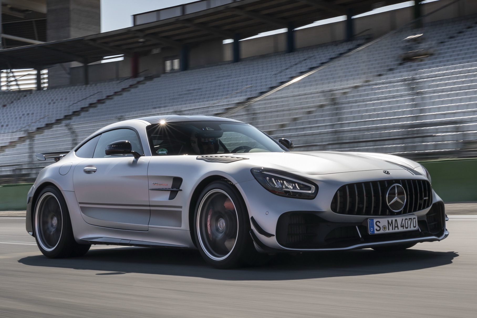 В Mercedes-Benz подтвердили скорый дебют AMG GT Black Series