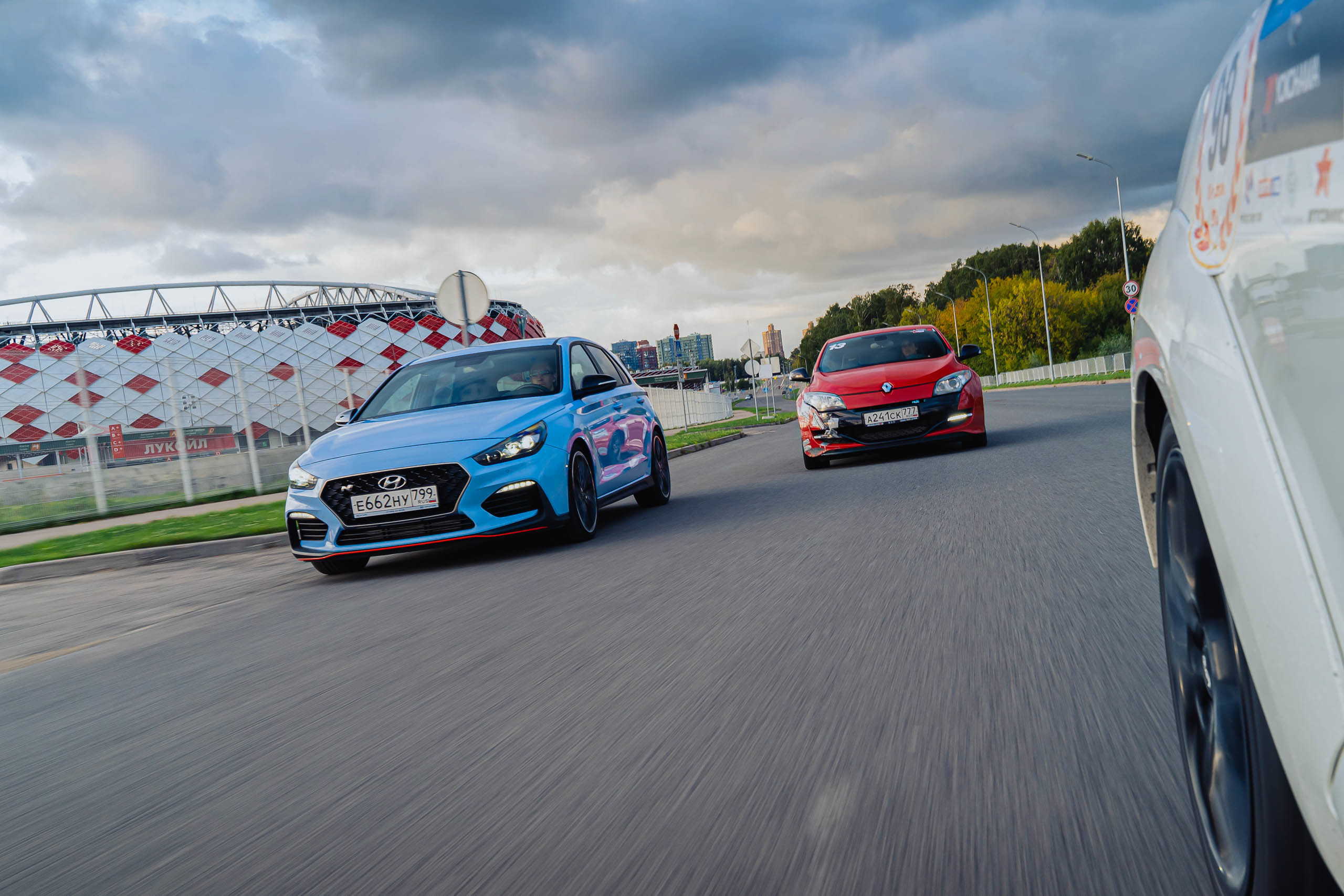 Hyundai i30 N против Renault Megane RS