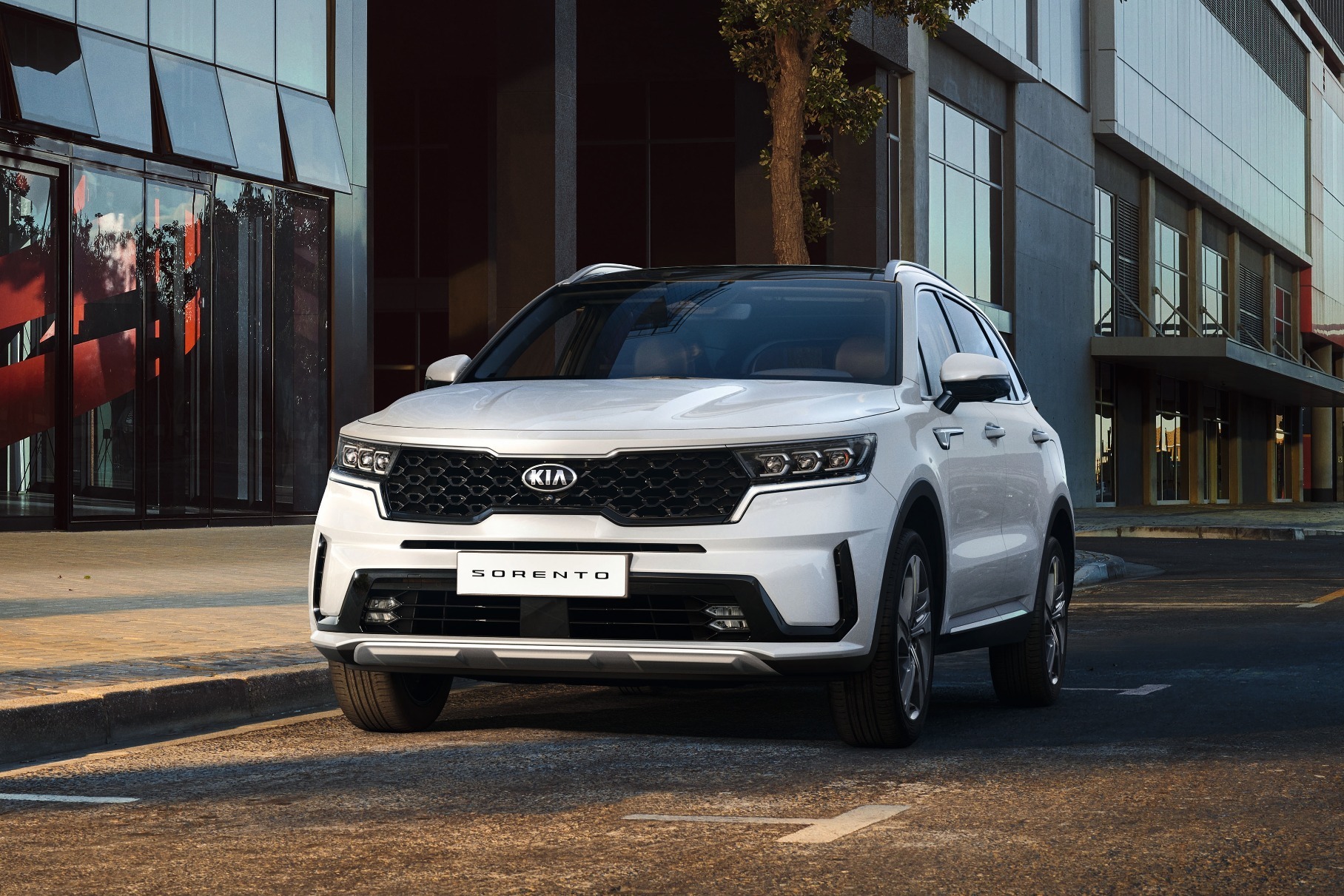 Премьеру нового Kia Sorento перенесли в Facebook