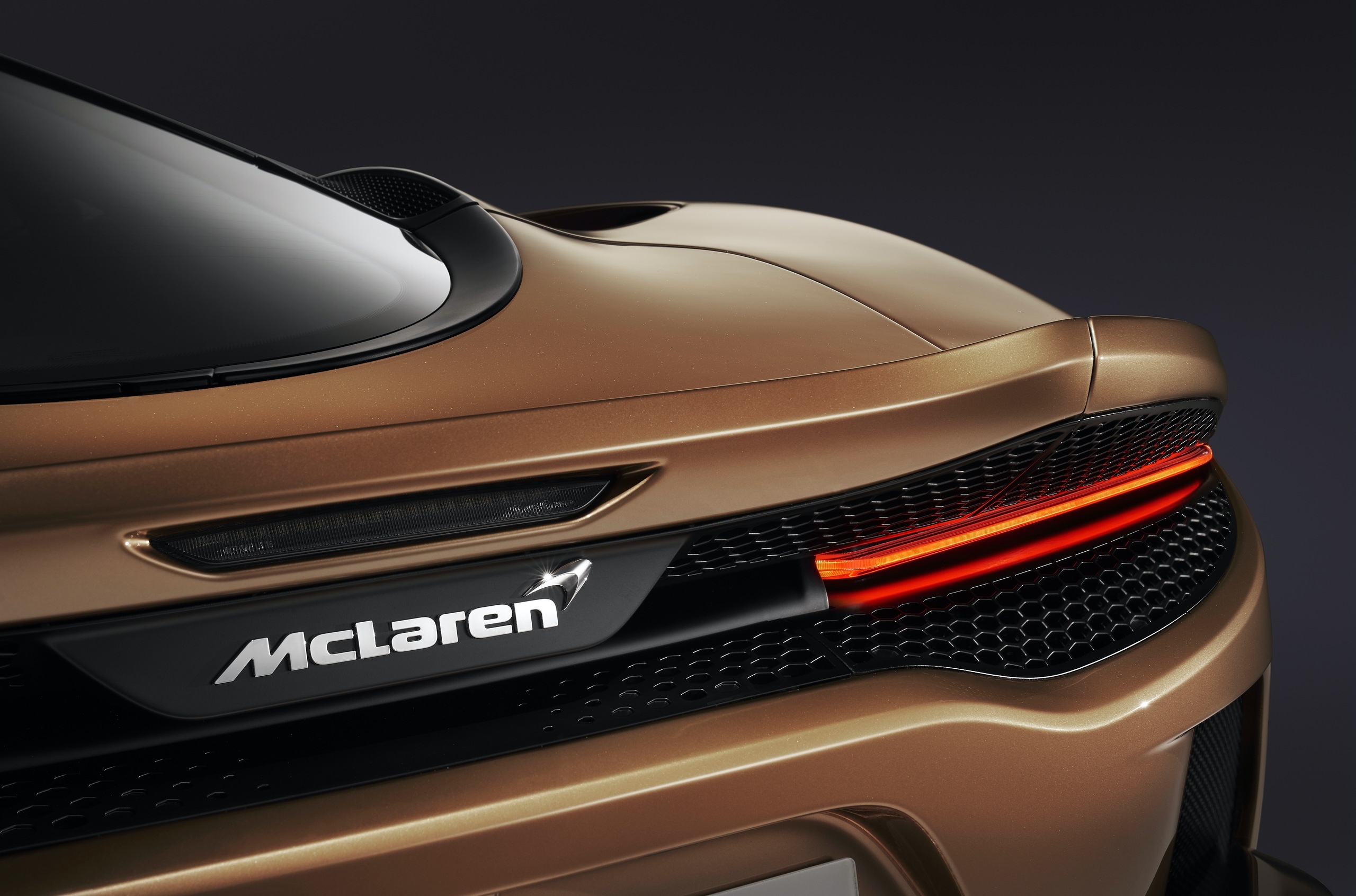 McLaren разработает медицинское оборудование для больных коронавирусом