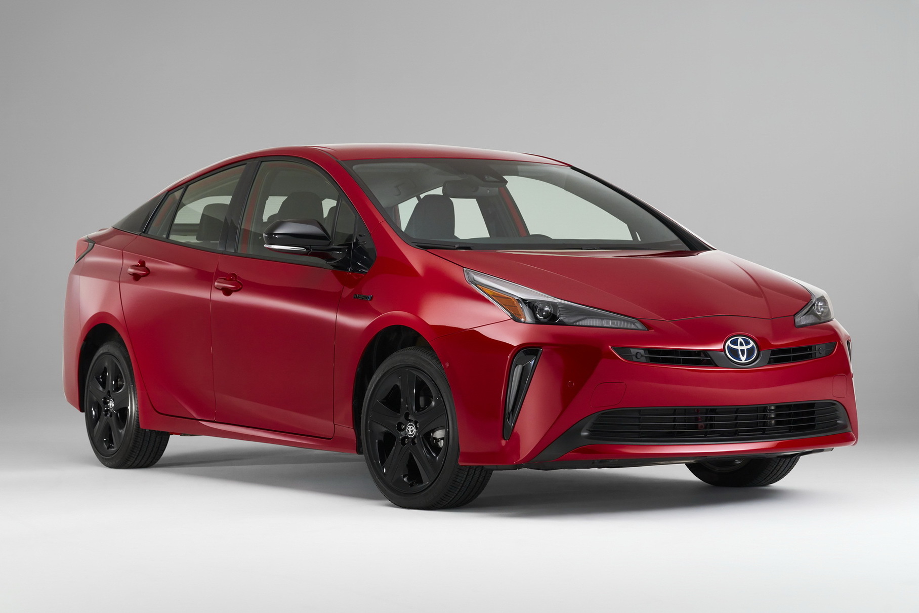 Toyota отпраздновала 20-летие Prius юбилейной спецсерией