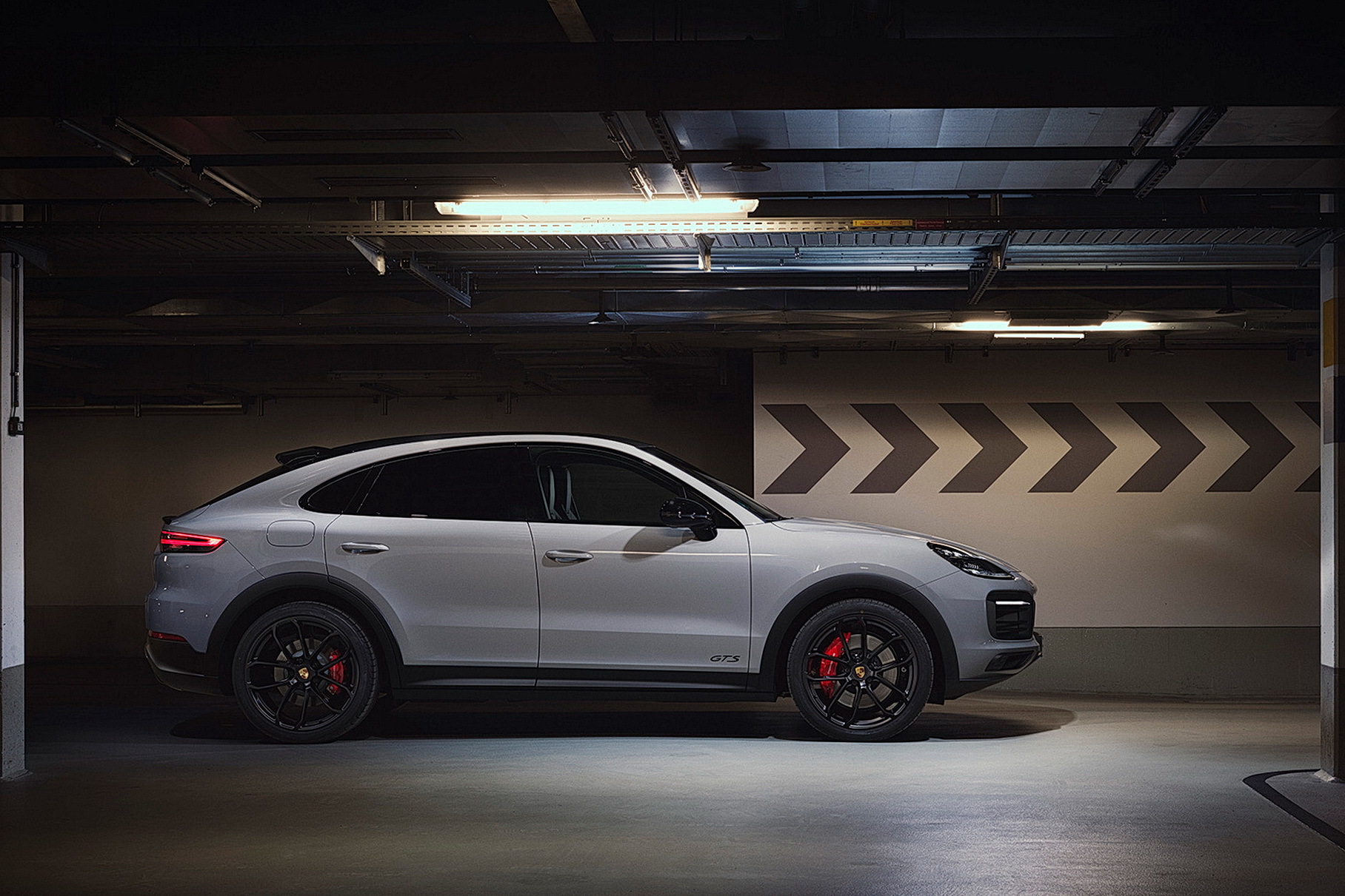 У нового Porsche Cayenne появилась спортивная версия GTS