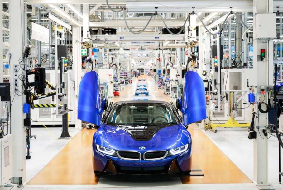 Собран последний экземпляр BMW i8