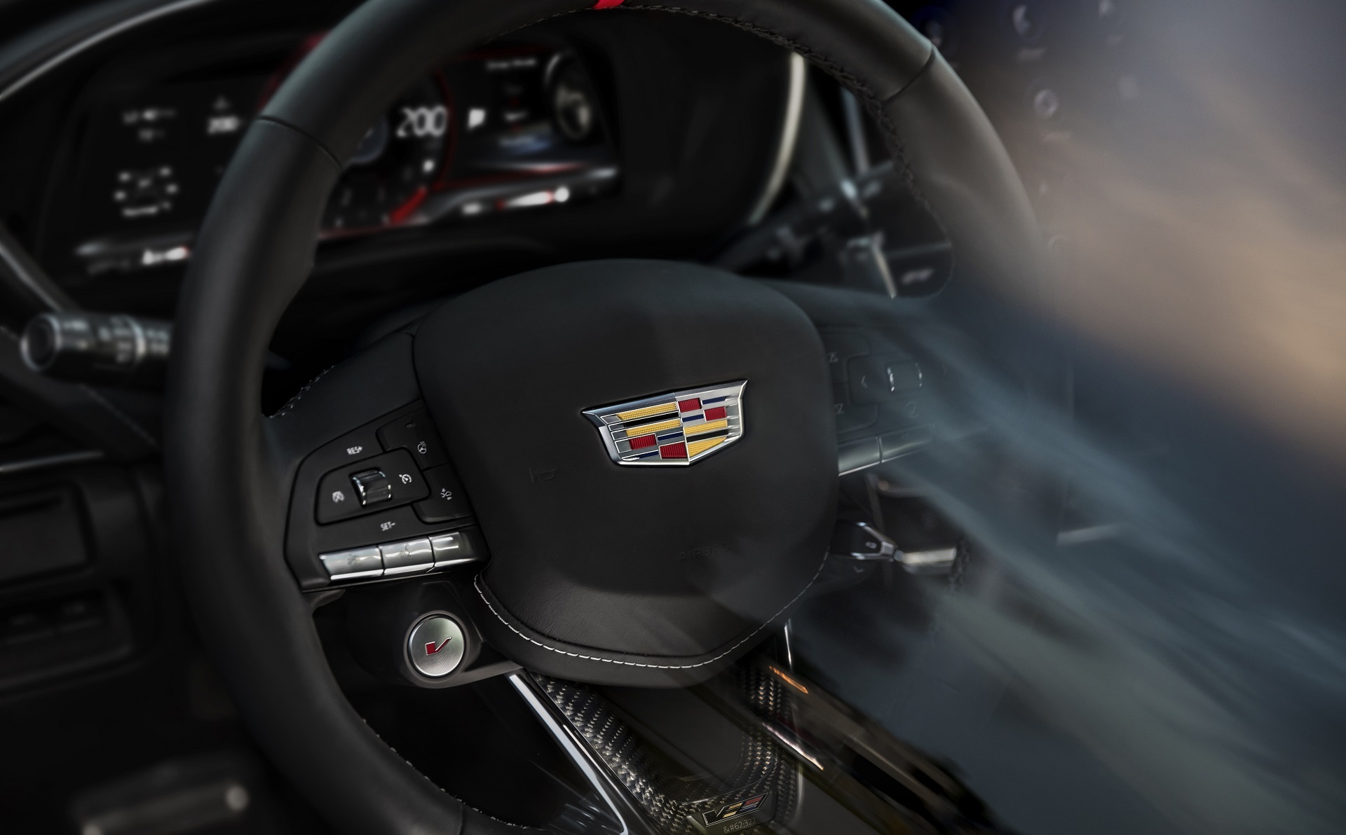 Cadillac показал руль новых седанов Blackwing