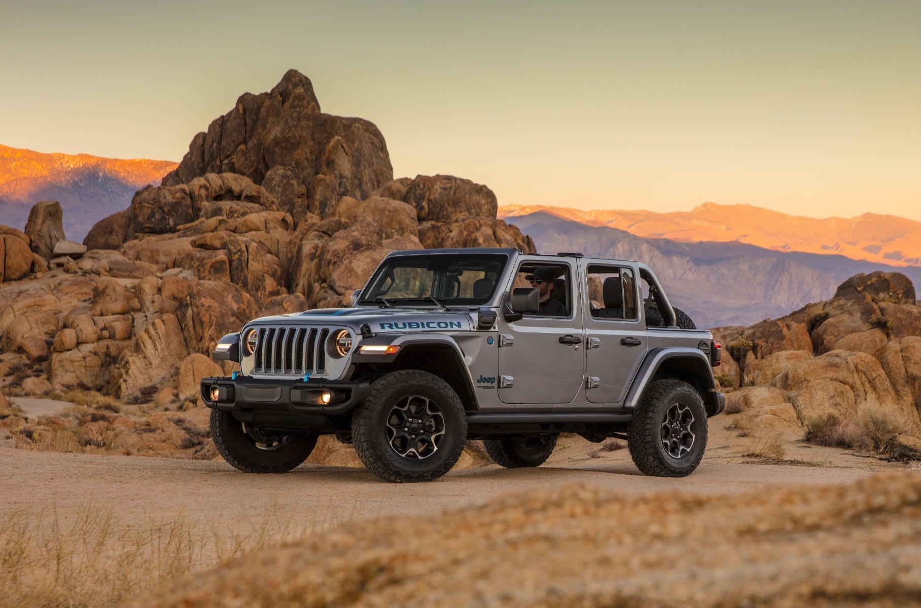 Jeep назвал стоимость гибридного Wrangler