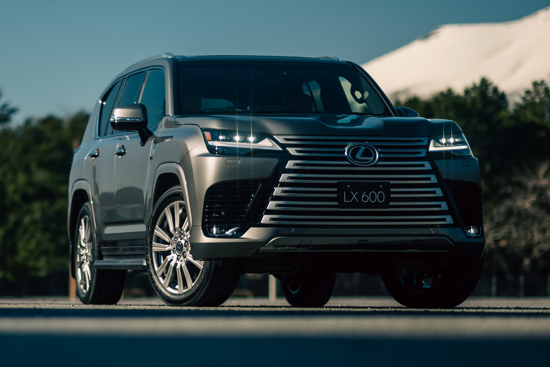 Toyota отзывает более 500 тысяч машин, в том числе новый Lexus LX