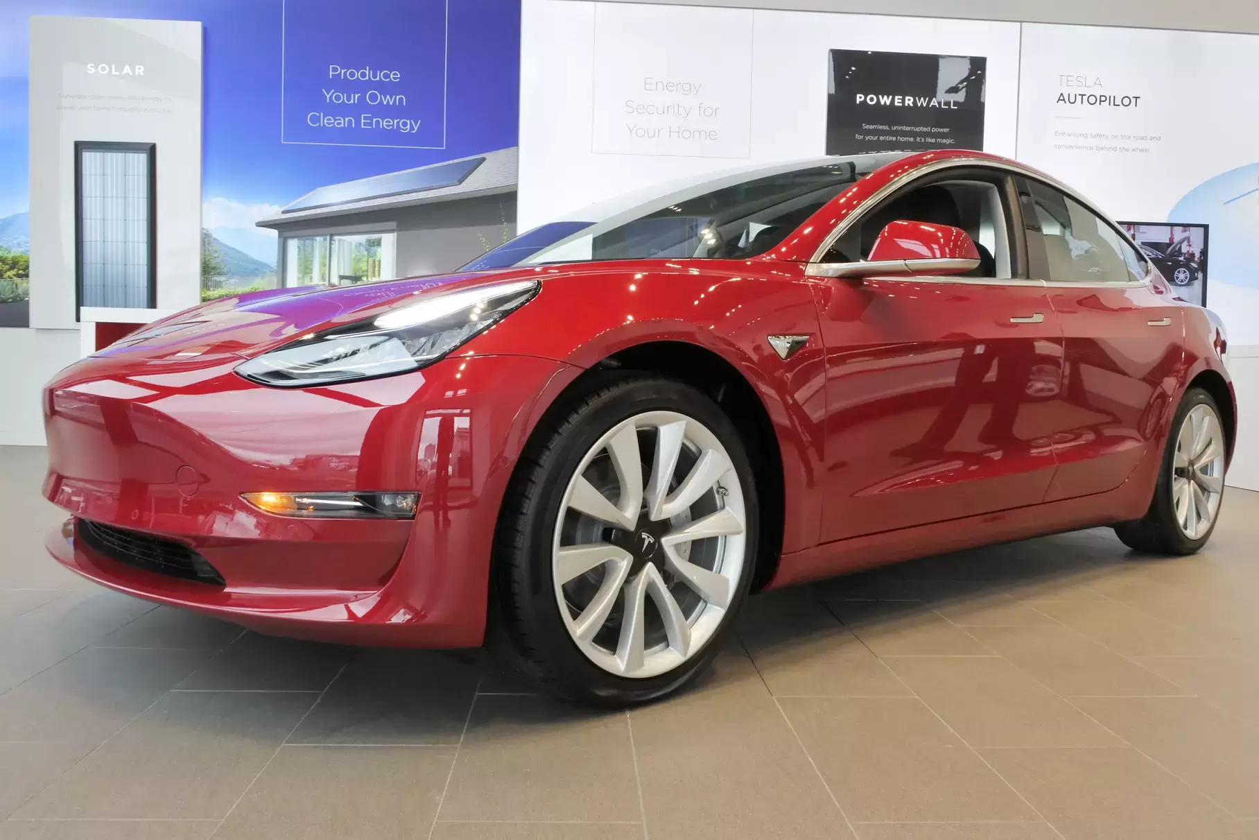 Продажи электрокаров Tesla рухнули в Китае на 98 процентов