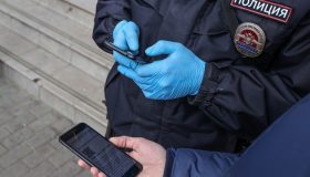 Мэрия Москвы хочет вооружить полицейских дешевыми смартфонами