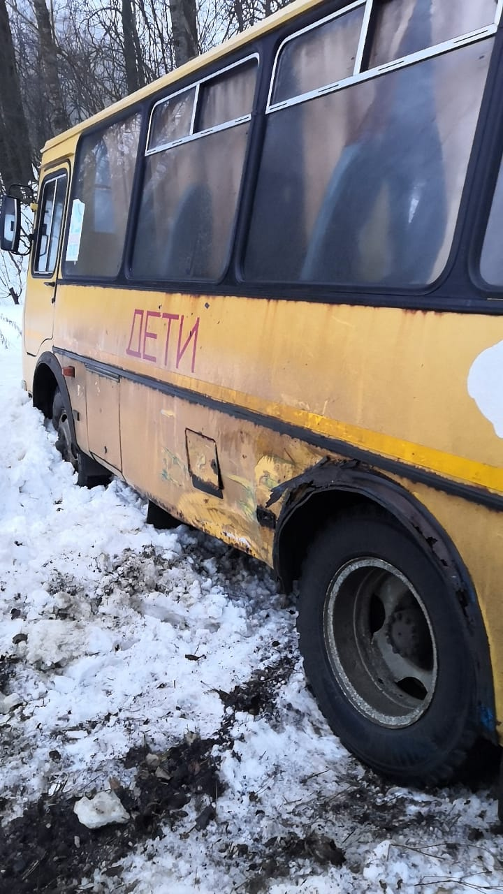 В Пензенской области в массовую аварию попал автобус с детьми