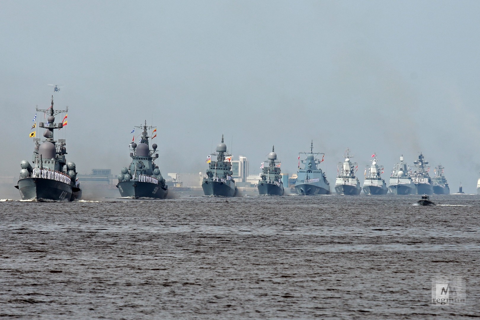 Около сотни кораблей и самолётов. Военно-морской парад пройдёт в Петербурге